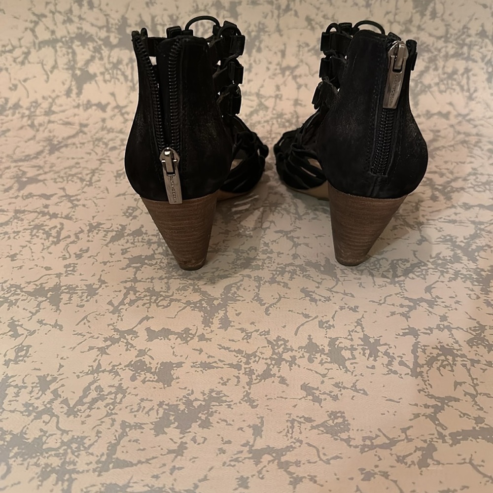 Vince Camuto heels - Picture 4 of 5